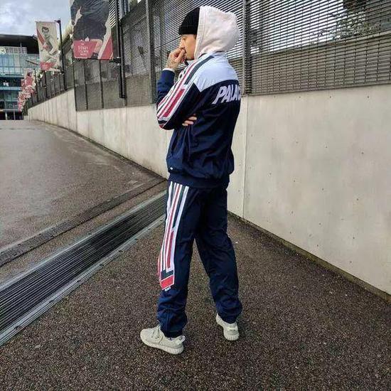 ▲ 以撞色的搭配让细节也能充满吸睛亮点,为整体注入一股潮流焦点