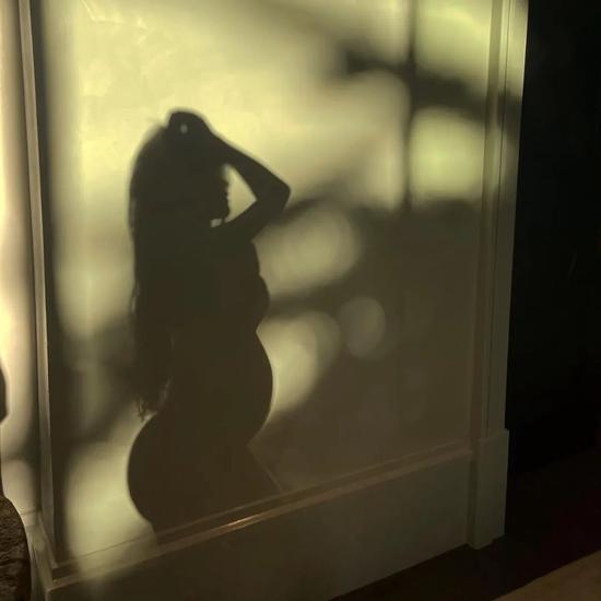 Kylie的生活造型与自拍分享满眼都是时髦独立的辣妈风情