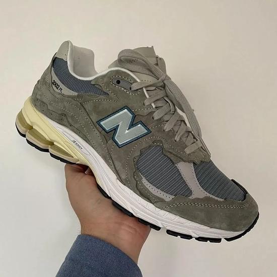 New Balance 2002R Refined Future Pack市场人称的鞋皇配色