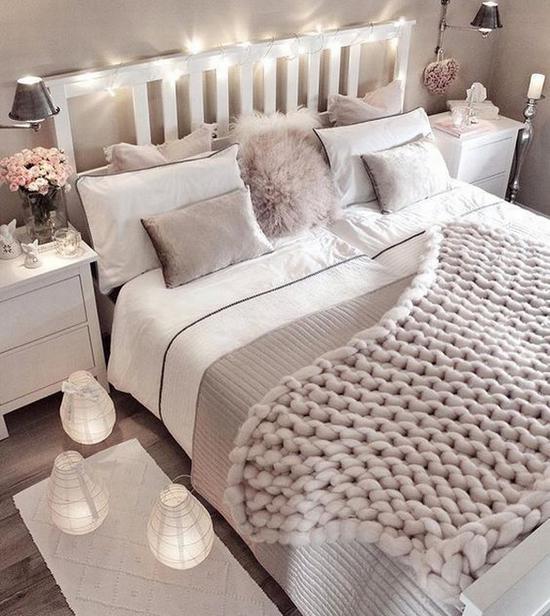 灰粉色粗毛线手工针织盖毯 图片源自exclusivebedlinen.com