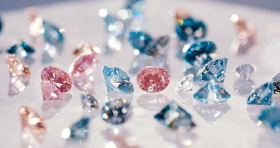 戴比尔斯推出的合成钻石品牌Lightbox使用的合成钻石 图片来源:lightbox jewelry