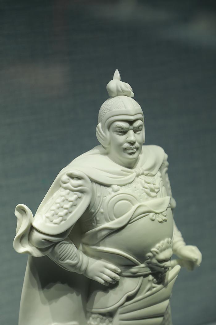 颜松柳《郑成功》白瓷