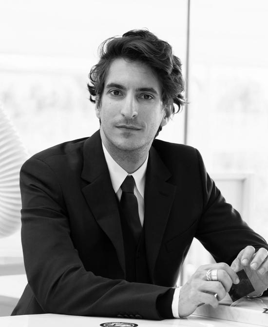 Lorenzo Bertelli现任集团市场总监,去年起还负责监督Prada集团与社会责任有关的事务