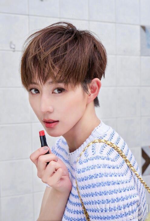 (图片来源:张钧甯微博截图)