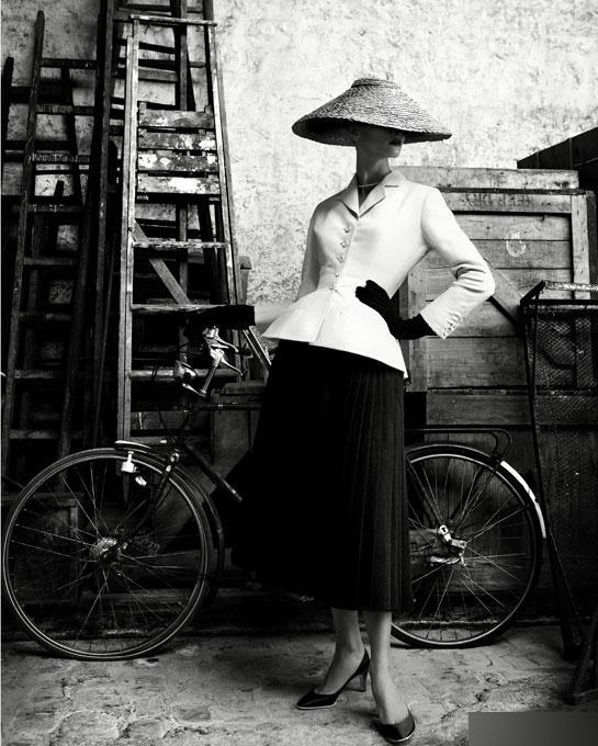 1947年,Christian Dior “New Look”