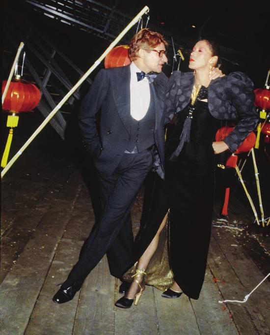 Opium 香水发布会上的Yves Saint Laurent 与 Marina Schiano,1978
