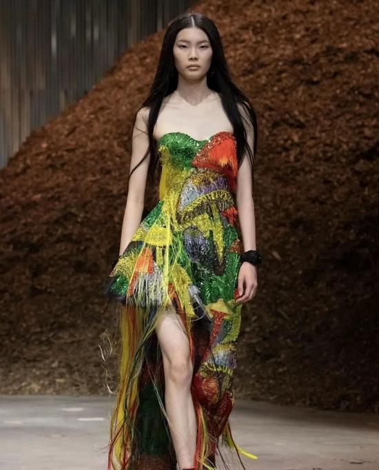 Sherry Shi 石瑞,Alexander McQueen 2022 AW