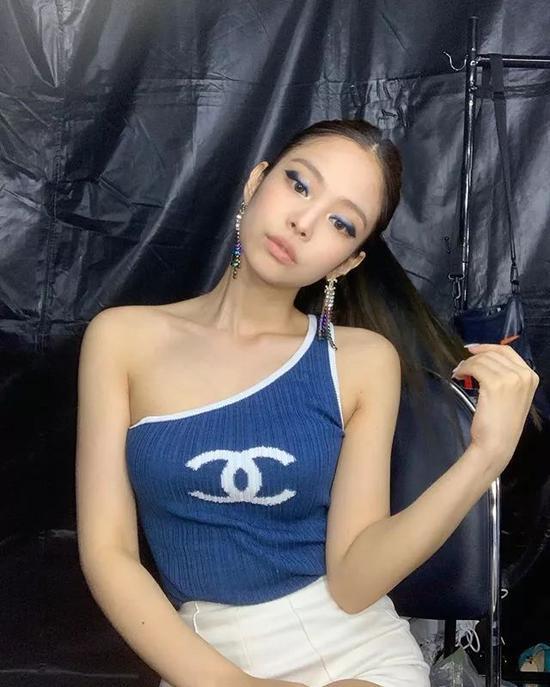 cr:ins@jennierubyjane