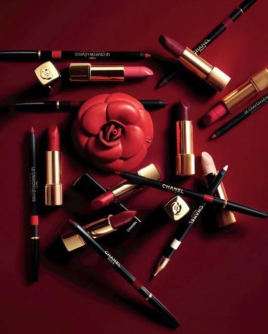 cr:CHANEL