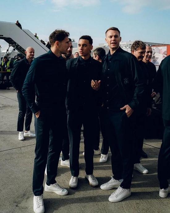 cr: ins@manuelneuer