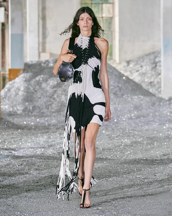 BURBERRY SPRING/SUMMER 2022