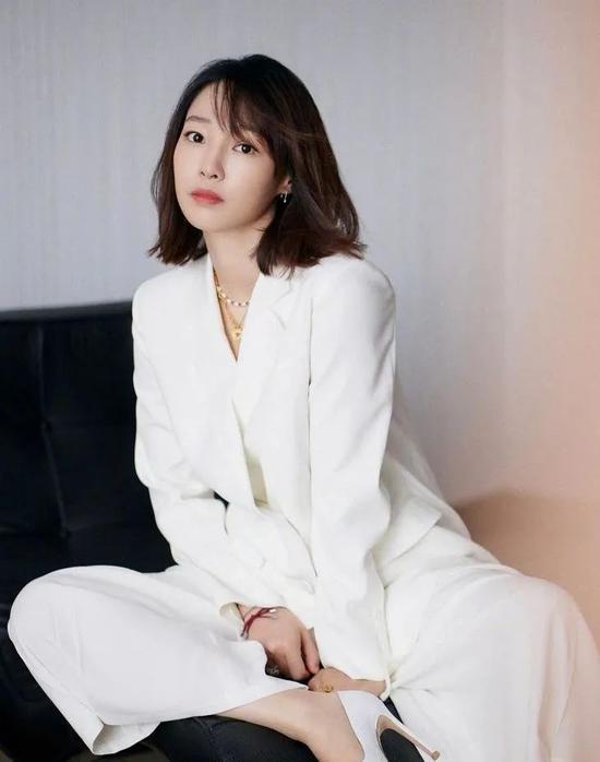 白百何 套装:Jason Wu