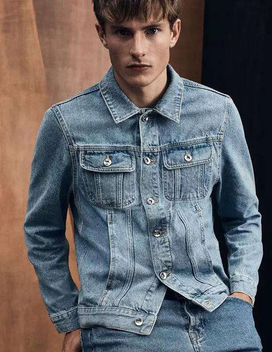 ZARA 广告(图片来源:LOOKBOOK)