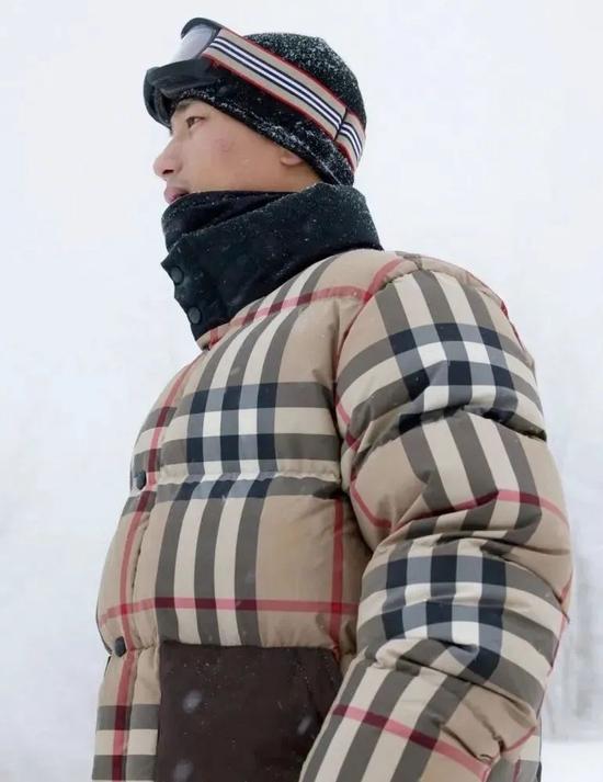 Burberry “博界”项目与中国单板滑雪运动员张义威展开合作