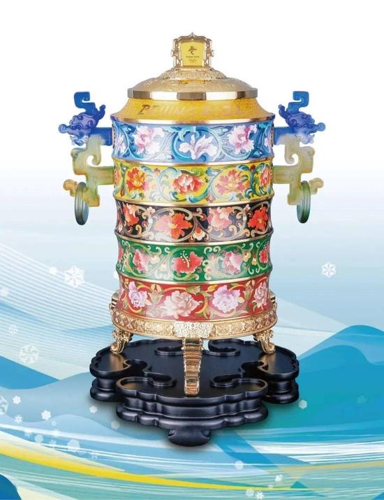 冬奥五环珐琅尊(企业供图 )