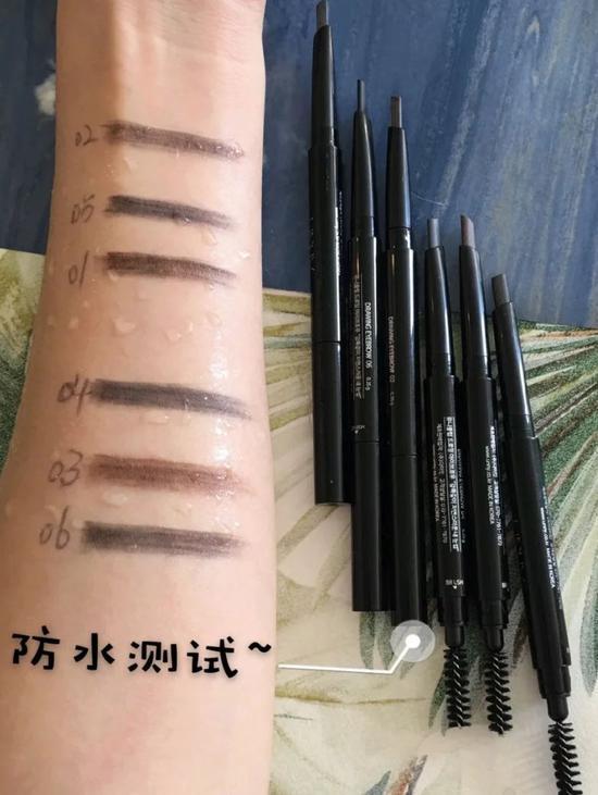 小红书@七月