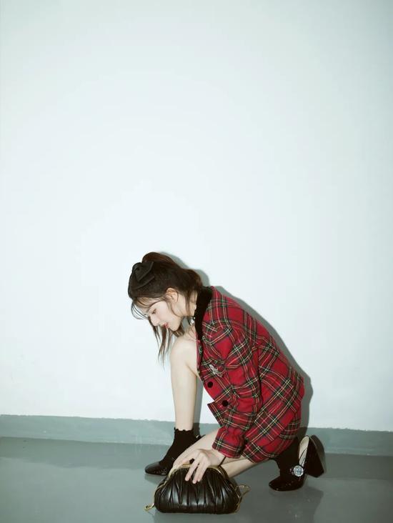 ▲赵露思 Miu Belle手袋