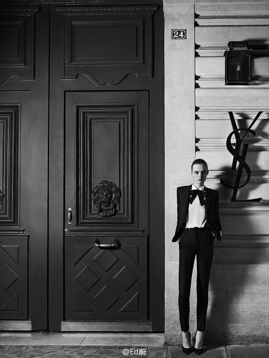 2015年,Yves Saint Laurent发布的高定海报