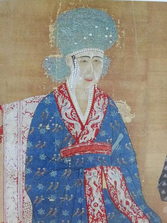 《宋仁宗后坐像轴》(局部)