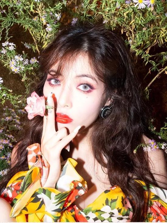 微博@泫雅_hyuna
