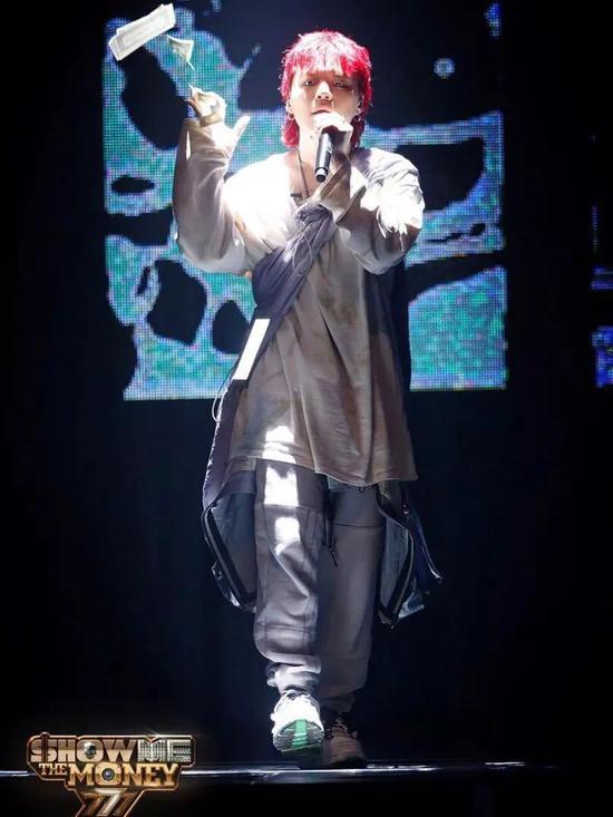 一整身的Nondisclothes / Via Google