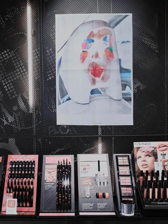 Circus Magazine 海报
