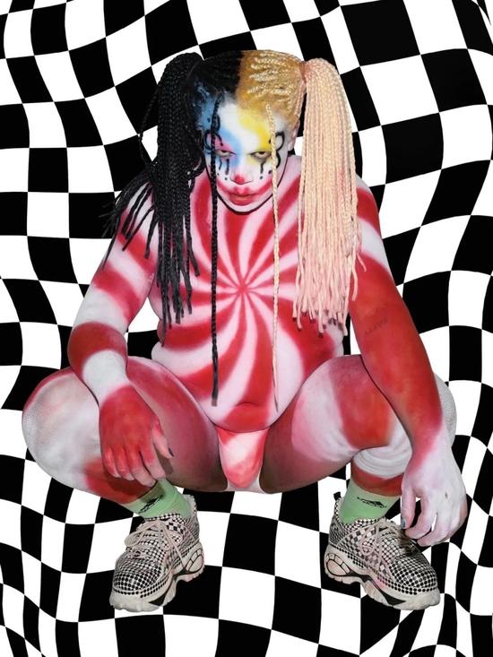 Circus Magazine 内页