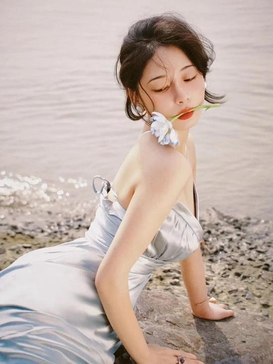 @有竹-