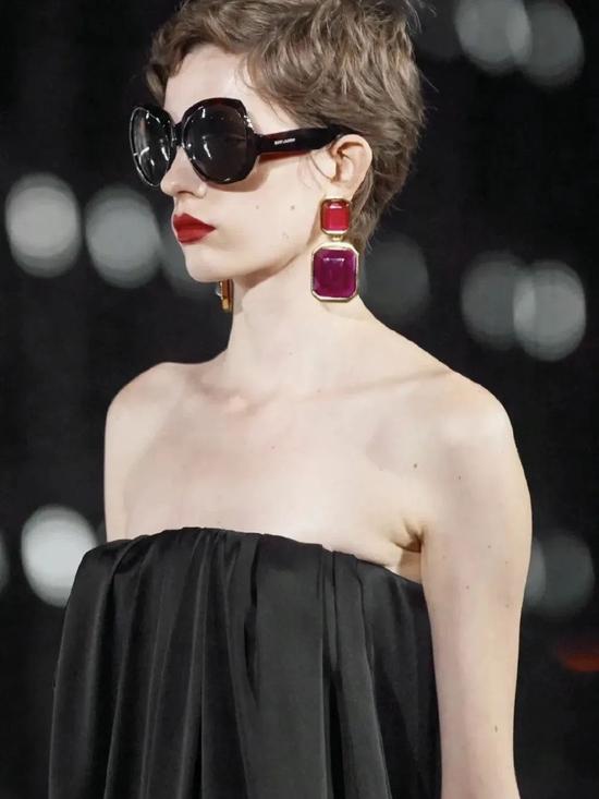 Saint Laurent S/S 2022 READY-TO-WEAR