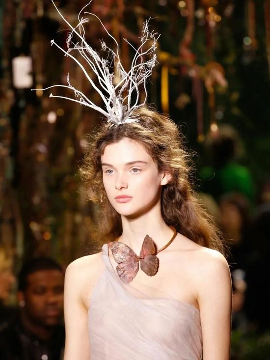 Christian Dior Spring 2012 Couture