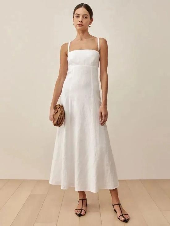 小白裙今年流行的款式是哪些？