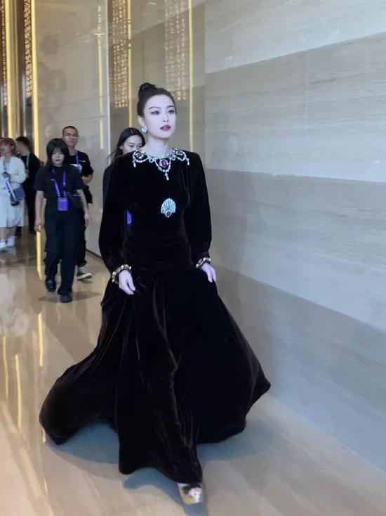 cr:微博@星扒鹅