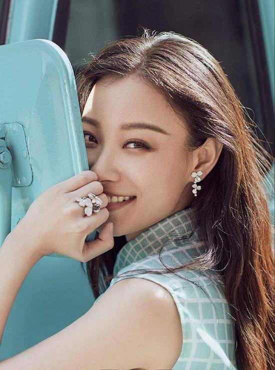 除了代言人倪妮,Tiffany在中国还与不少明星有合作。