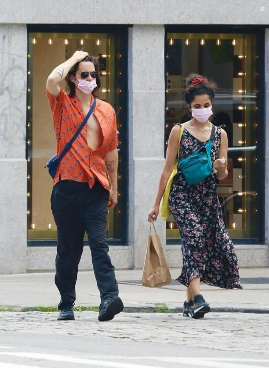 当地时间8月15日,Jared Leto现身纽约街头