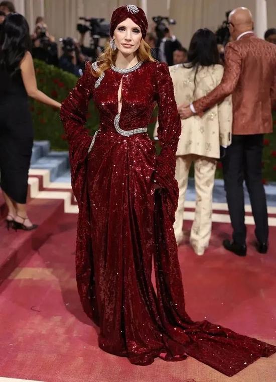Jessica Chastain 演绎 Gucci 礼服