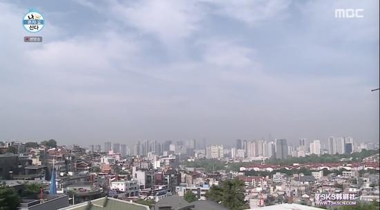 从露台往外看