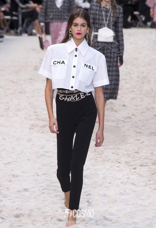 Kaia Gerber演绎Chanel 2019春夏系列