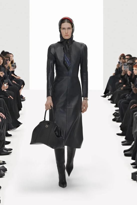 Balenciaga2022早春系列