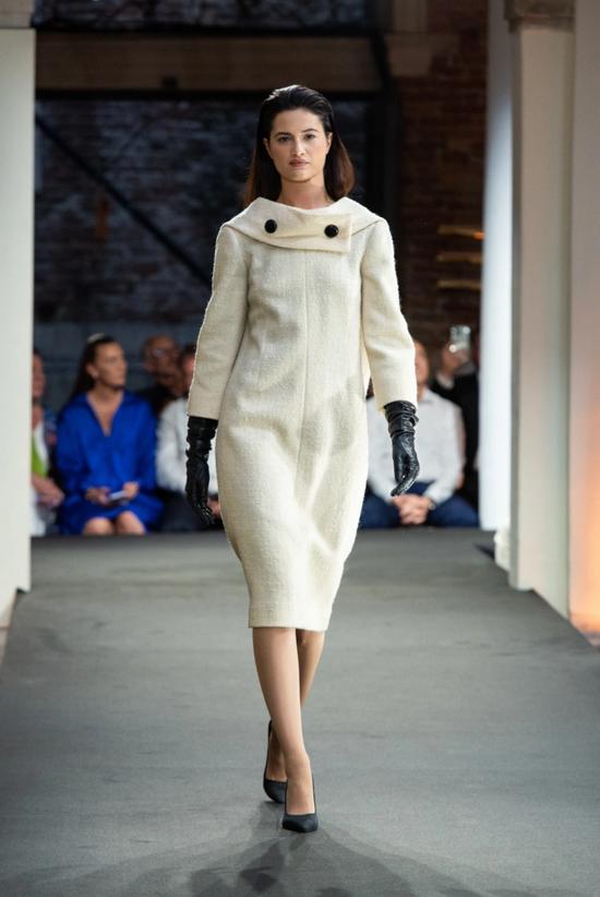 Pierre Cardin 的首个关于环保生态概念的系列“Cent”