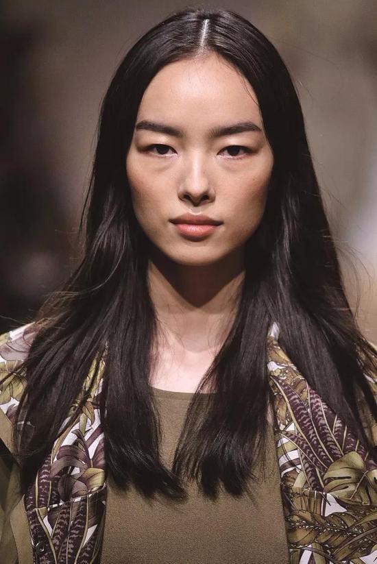 孙菲菲是首个登上美国版Allure 封面的中国模特。图片来源:视觉中国
