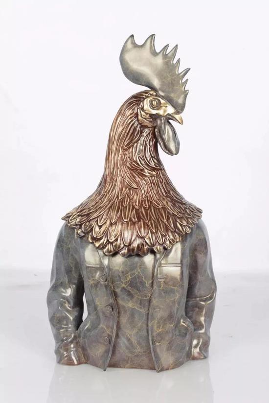 作品名称:《高等动物之雄鸡先生》 作品尺寸: 24X15X44cm 作品材质:青铜,12# 创作时间:2017年