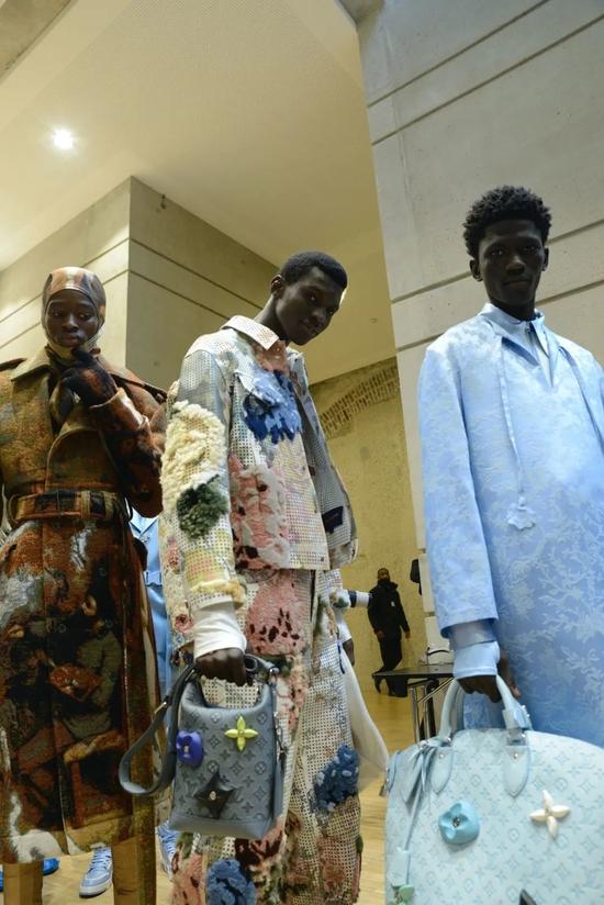 由 Virgil Abloh 设计的最后一个 LV 2022 春夏男装系列