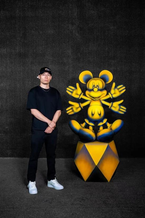 李尓鹏携作品参与“好奇无界:米奇艺术展全球巡展”,余德耀美术馆,上海,2021