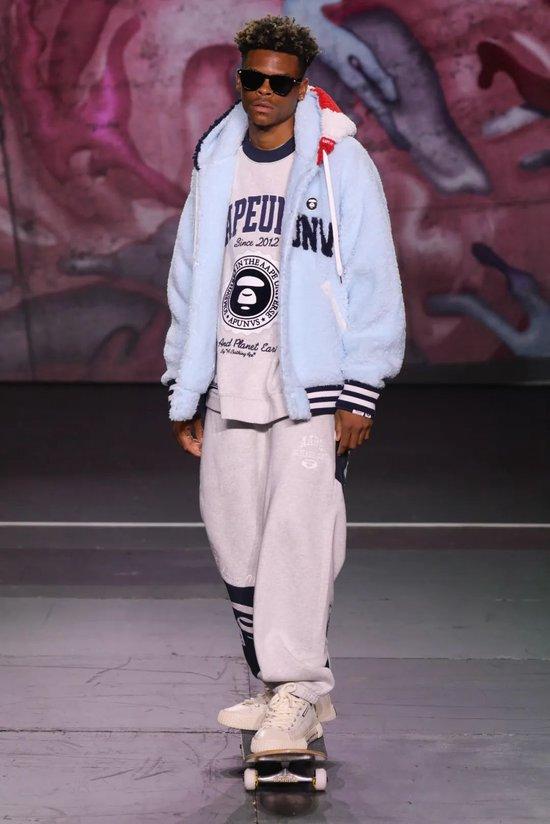 从侃爷到Lil Baby，占领两代人衣柜！30年后这个猿人依旧是潮流风向标？