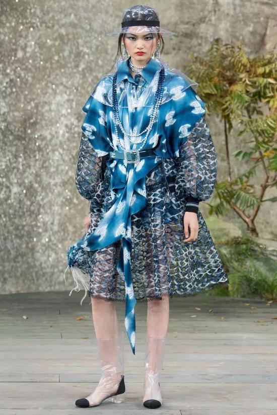 Chanel T台上的贺聪
