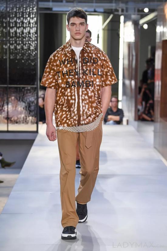 图为Burberry 2018 九月系列休闲(Relaxed)部分
