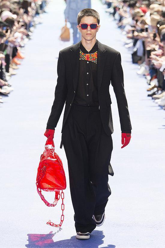Louis Vuitton 2019春夏男装系列 图片来源:Vogue