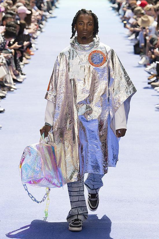 Louis Vuitton 2019春夏男装系列 图片来源:Vogue