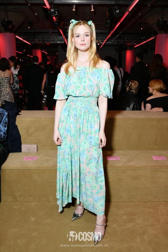 Elle Fanning身着Prada