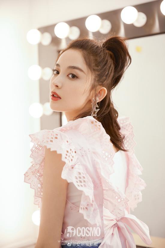 上衣:Alberta Ferretti